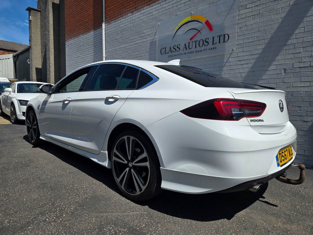 Vauxhall Insignia Hatchback White #4