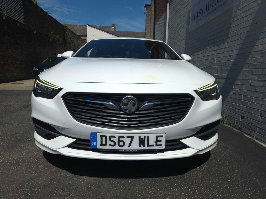 Vauxhall Insignia Hatchback White #2