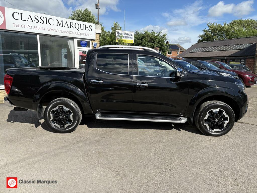 Nissan Navara 2.3 Dci Tekna Pickup Double Cab 4W Black #4