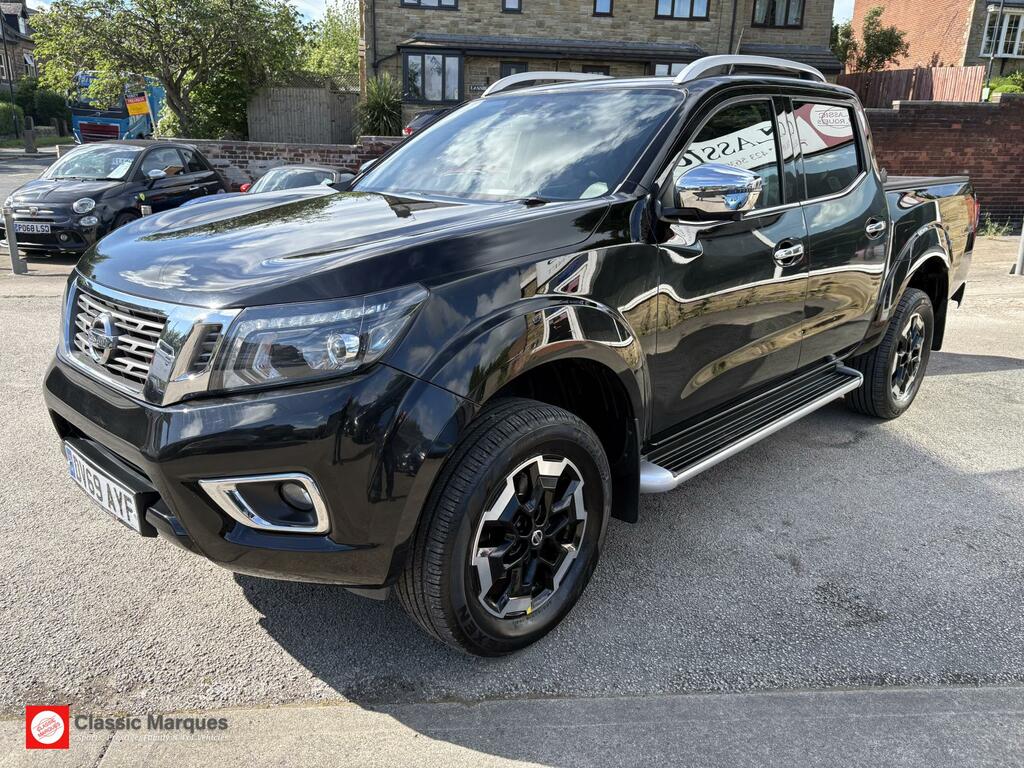 Nissan Navara 2.3 Dci Tekna Pickup Double Cab 4W Black #2