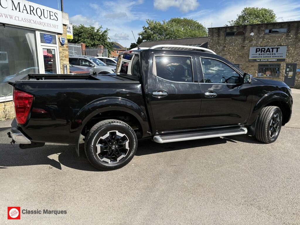 Nissan Navara 2.3 Dci Tekna Pickup Double Cab 4W DV69AYF Black #3