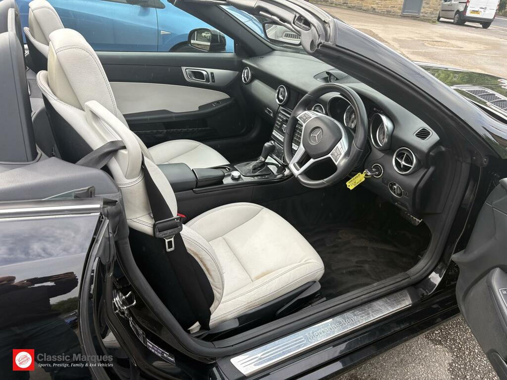 Mercedes-Benz SLK 1.8 Slk200 Blueefficiency Convertible G Black #2
