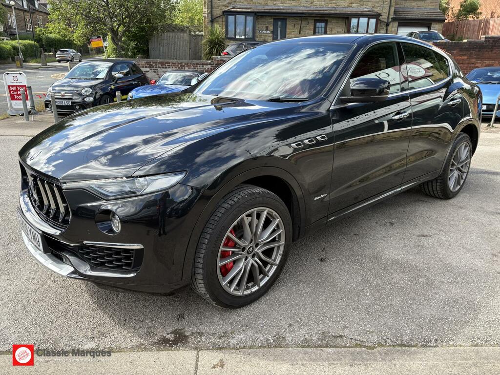 Maserati Levante Granlusso Black #4