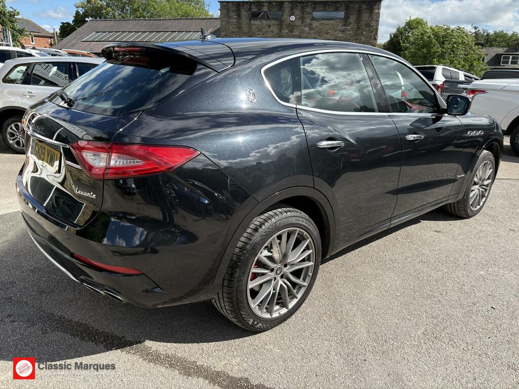 Maserati Levante V6 #8
