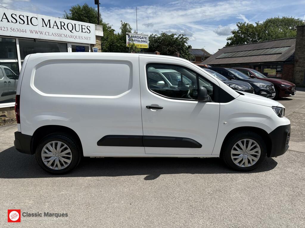 Peugeot Partner Professional White #2