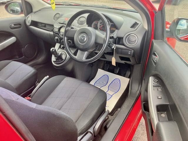 Mazda 2 1.3 Ts Hatchback Ac 75 Ps AV62DZO Red #4