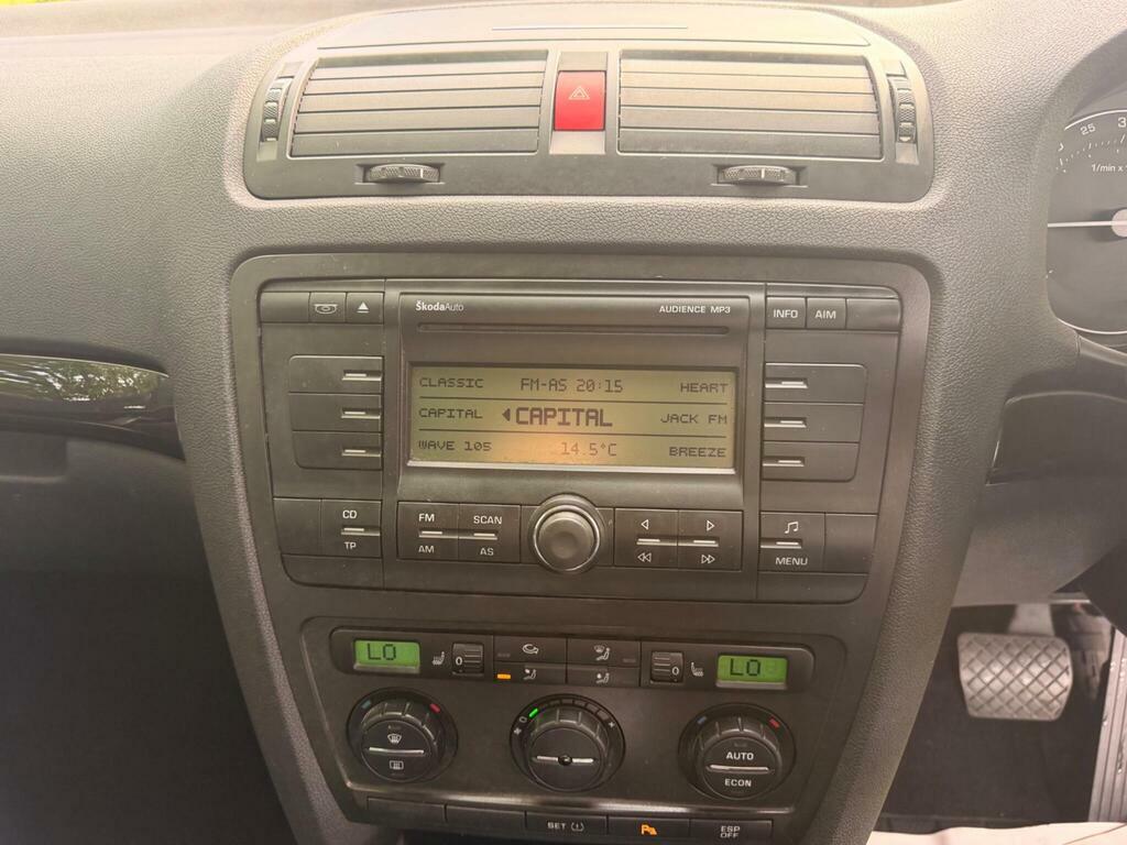 Skoda Octavia Tdi Elegance Red #16