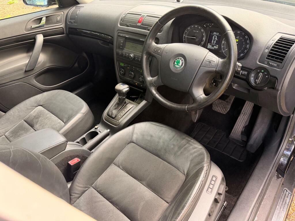 Skoda Octavia Tdi Elegance Red #13