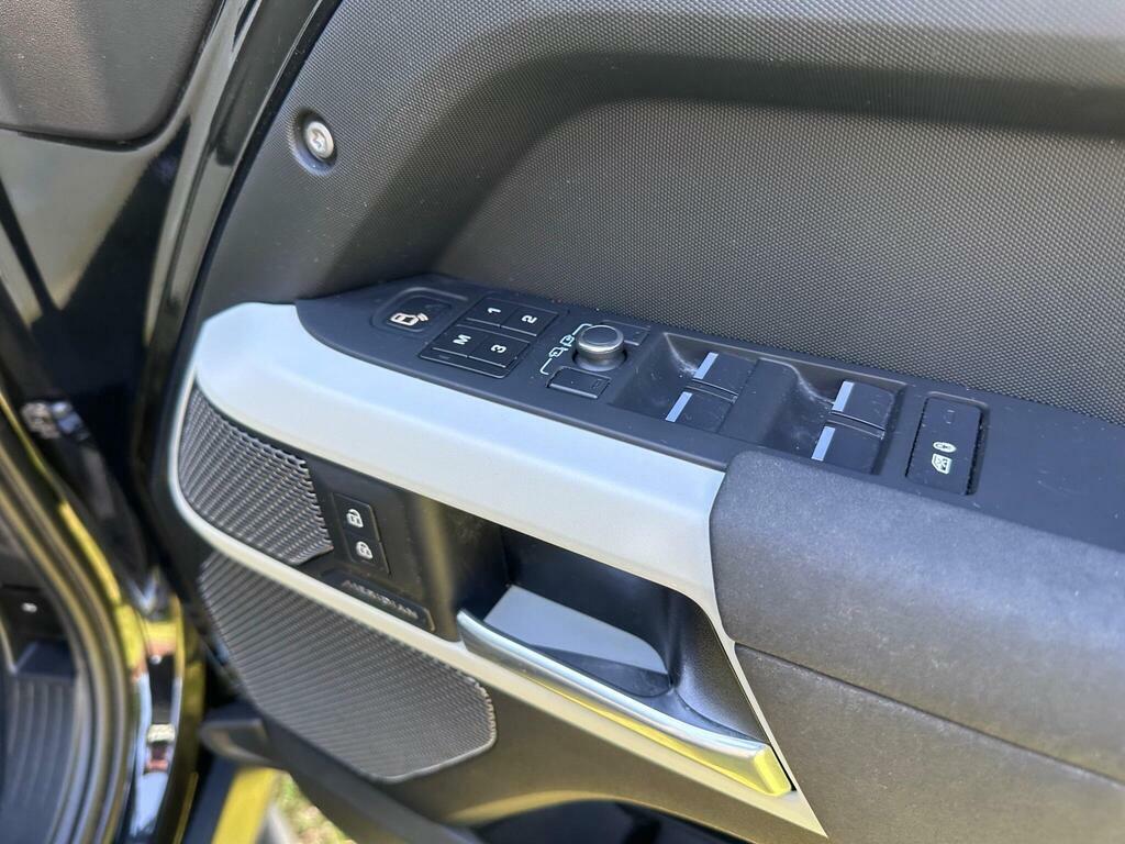 Land Rover Defender 110 Defender X-dynamic Hse Phev Black #28