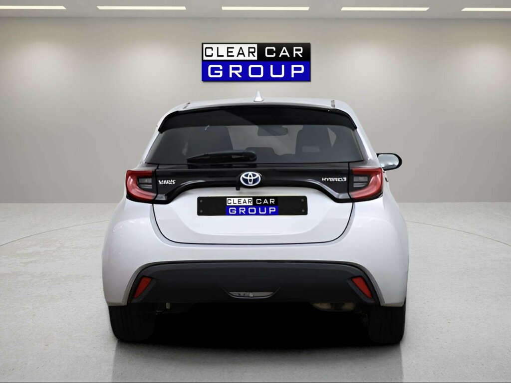 Toyota Yaris 1.5 Vvt-h Design E-cvt Euro 6 Ss Silver #3