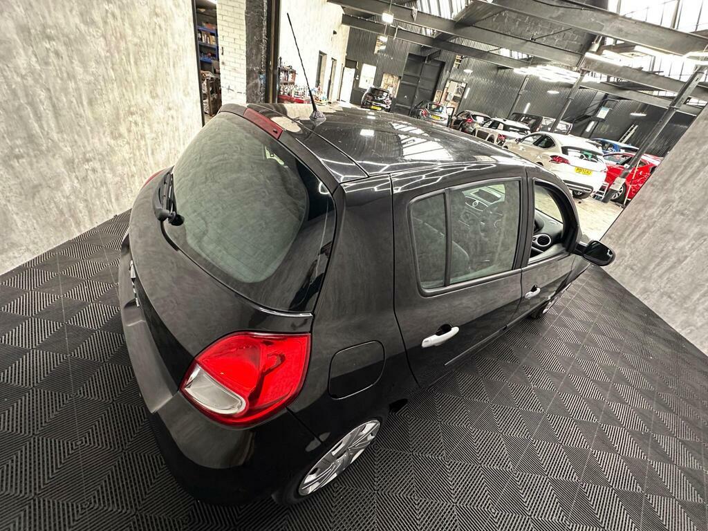 Renault Clio Dynamique Blue #10