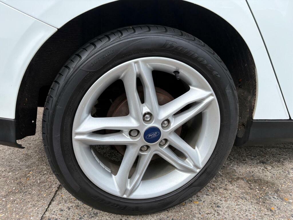 Ford Focus 1.0T Ecoboost Titanium Euro 6 S S BN18OHS White #5