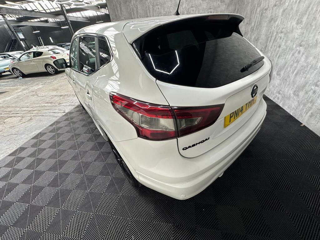 Nissan Qashqai Suv Red #12