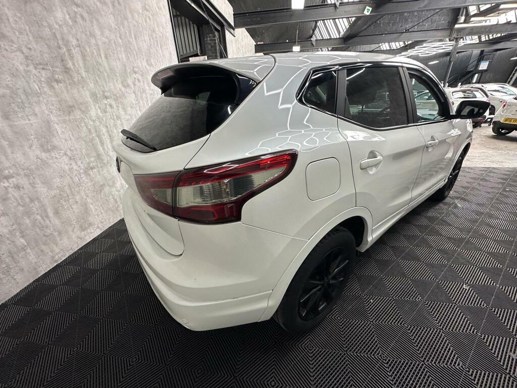Nissan Qashqai Suv Red #8