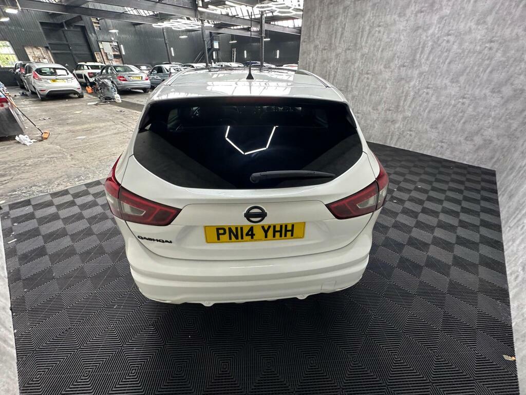 Nissan Qashqai Suv Red #11