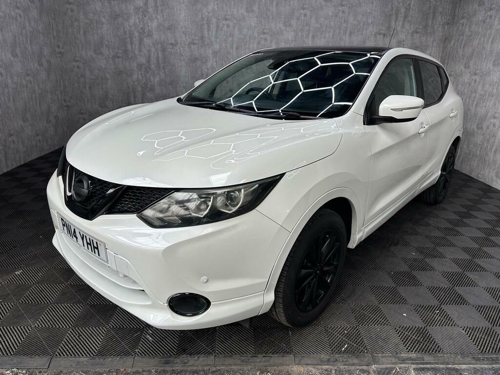 Nissan Qashqai Suv Red #1