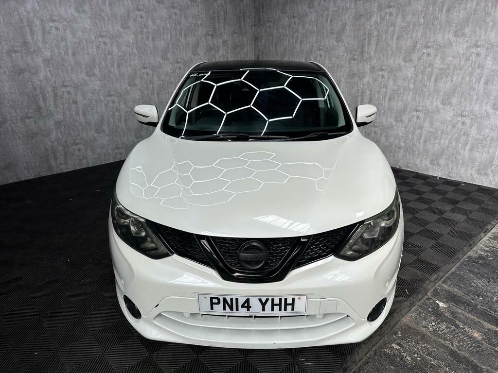 Nissan Qashqai Suv Red #3
