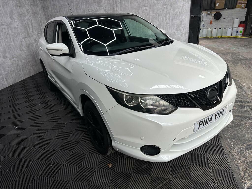 Nissan Qashqai Suv Red #4