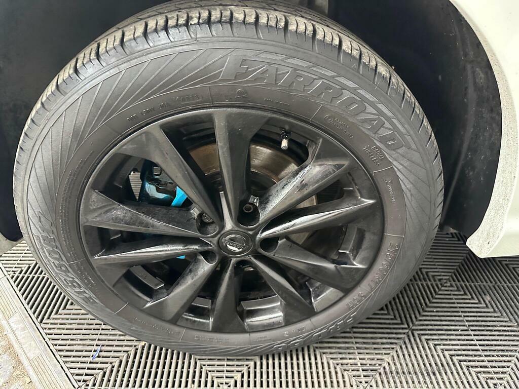 Nissan Qashqai Suv Red #16