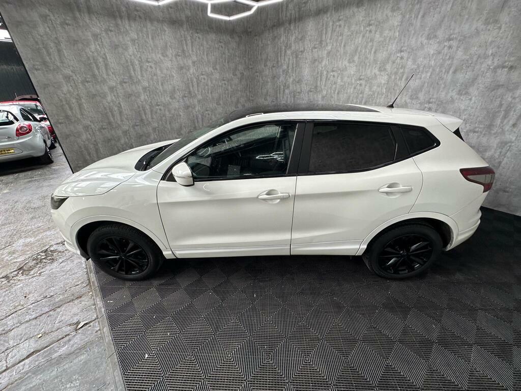 Nissan Qashqai Suv Red #15