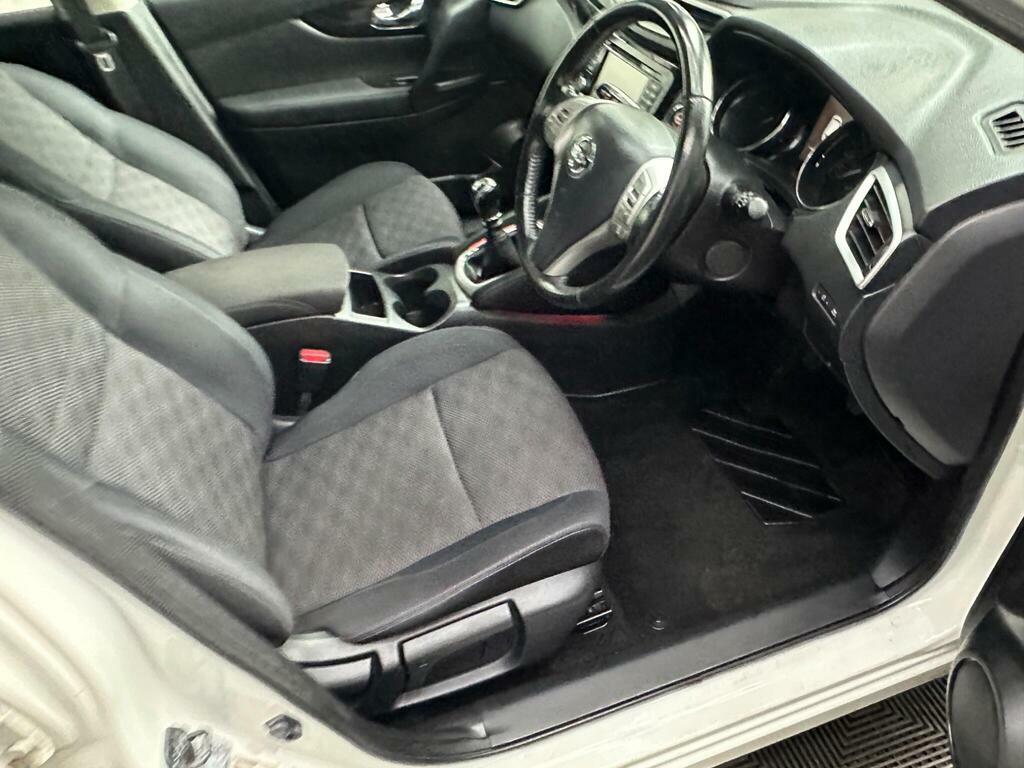 Nissan Qashqai Suv Red #20