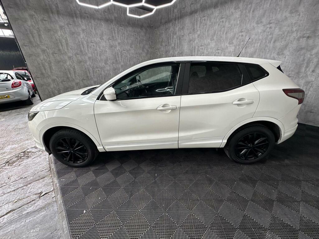 Nissan Qashqai Suv Red #14