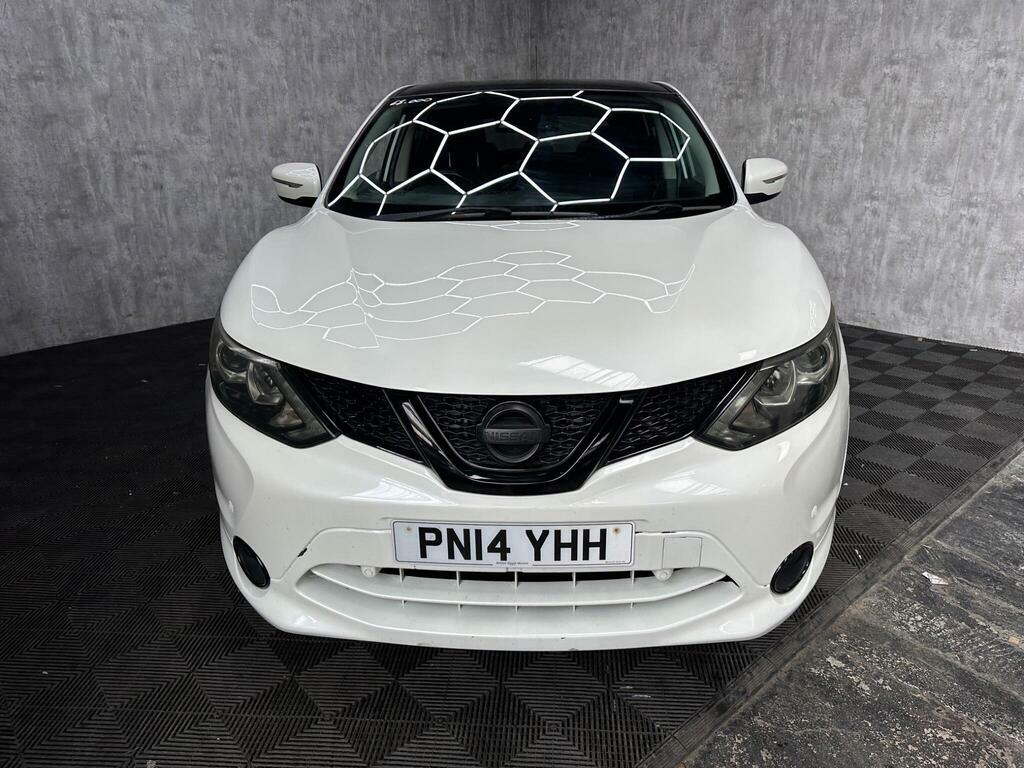 Nissan Qashqai Suv Red #2