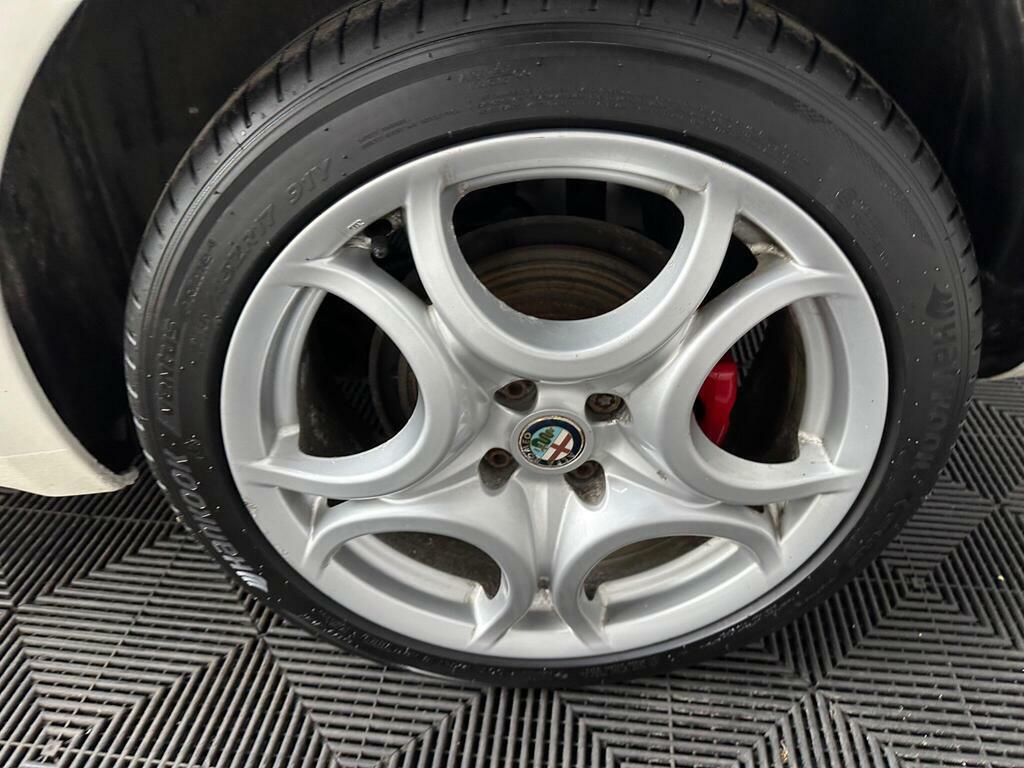 Alfa Romeo MiTo Hatchback 1.6 Jtdm-2 Distinctive 2013 Red #18