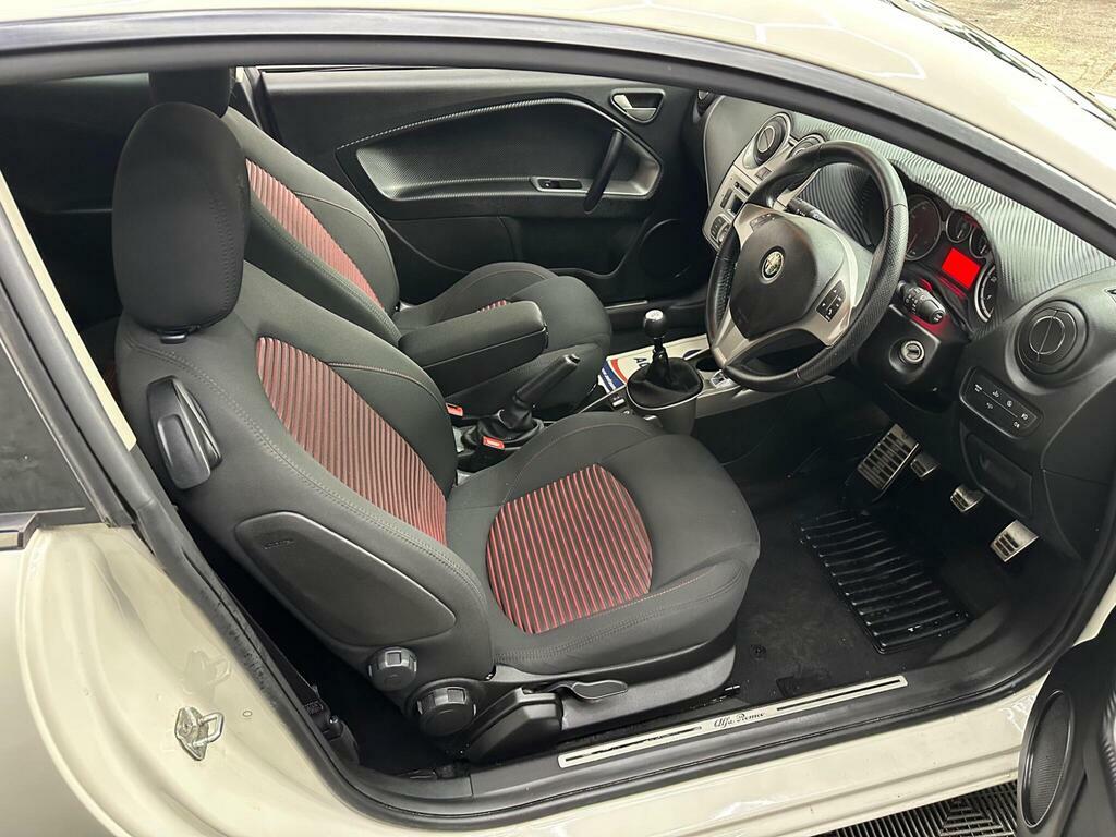 Alfa Romeo MiTo Hatchback 1.6 Jtdm-2 Distinctive 2013 Red #21