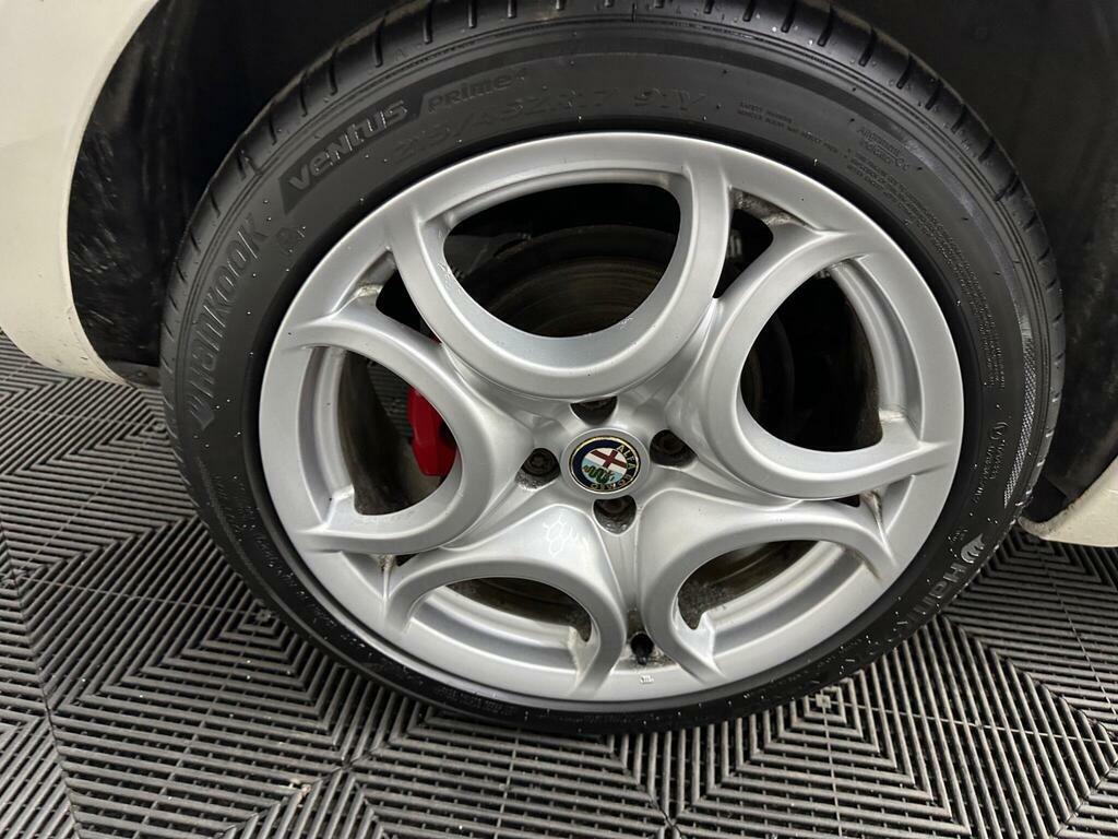 Alfa Romeo MiTo Hatchback 1.6 Jtdm-2 Distinctive 2013 Red #19