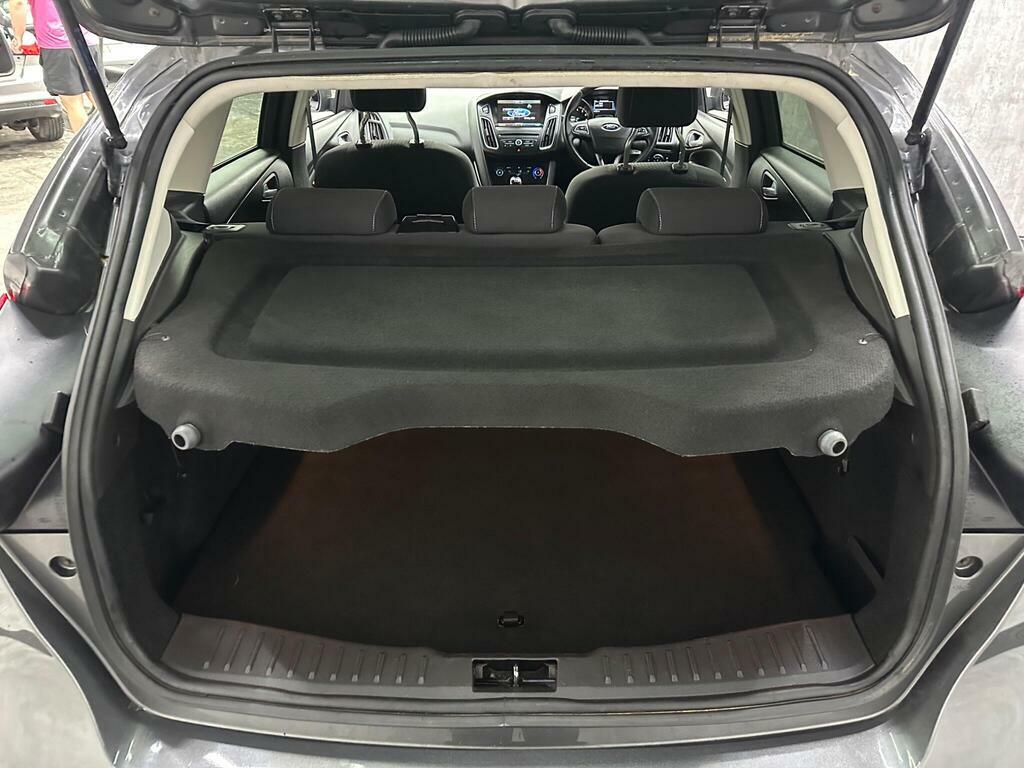 Ford Focus Zetec Grey #26