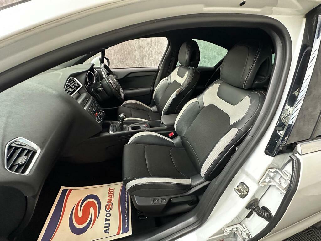 Citroen DS4  White #26