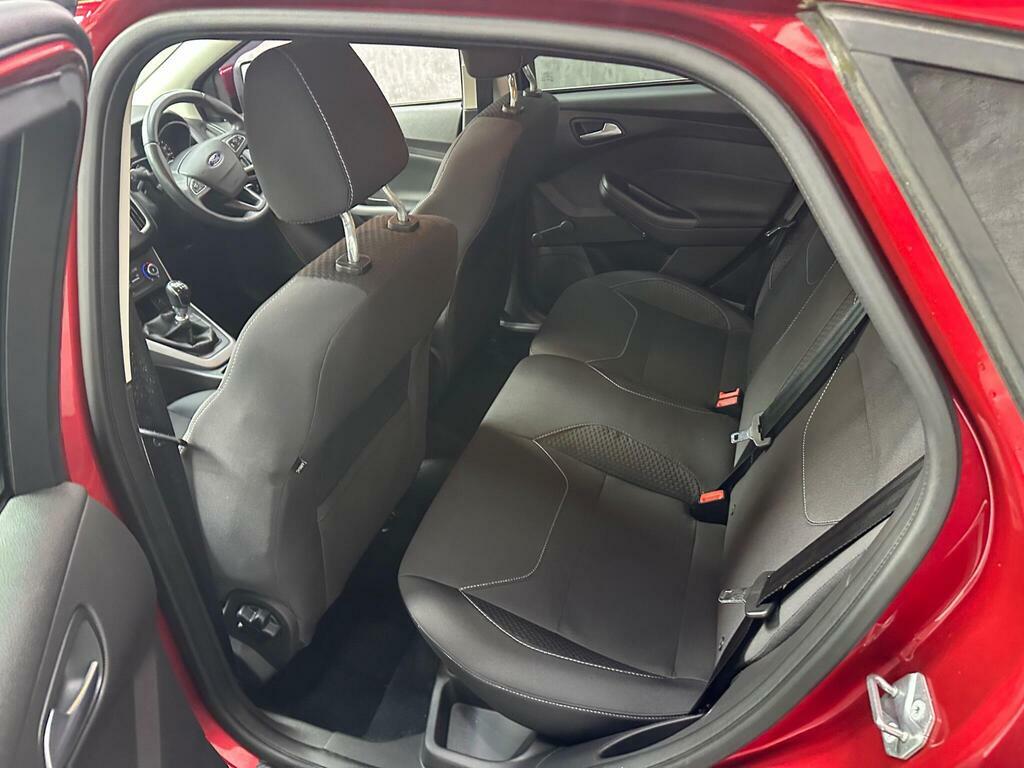 Ford Focus 1.5 Tdci Titanium Hatchback Silver #24