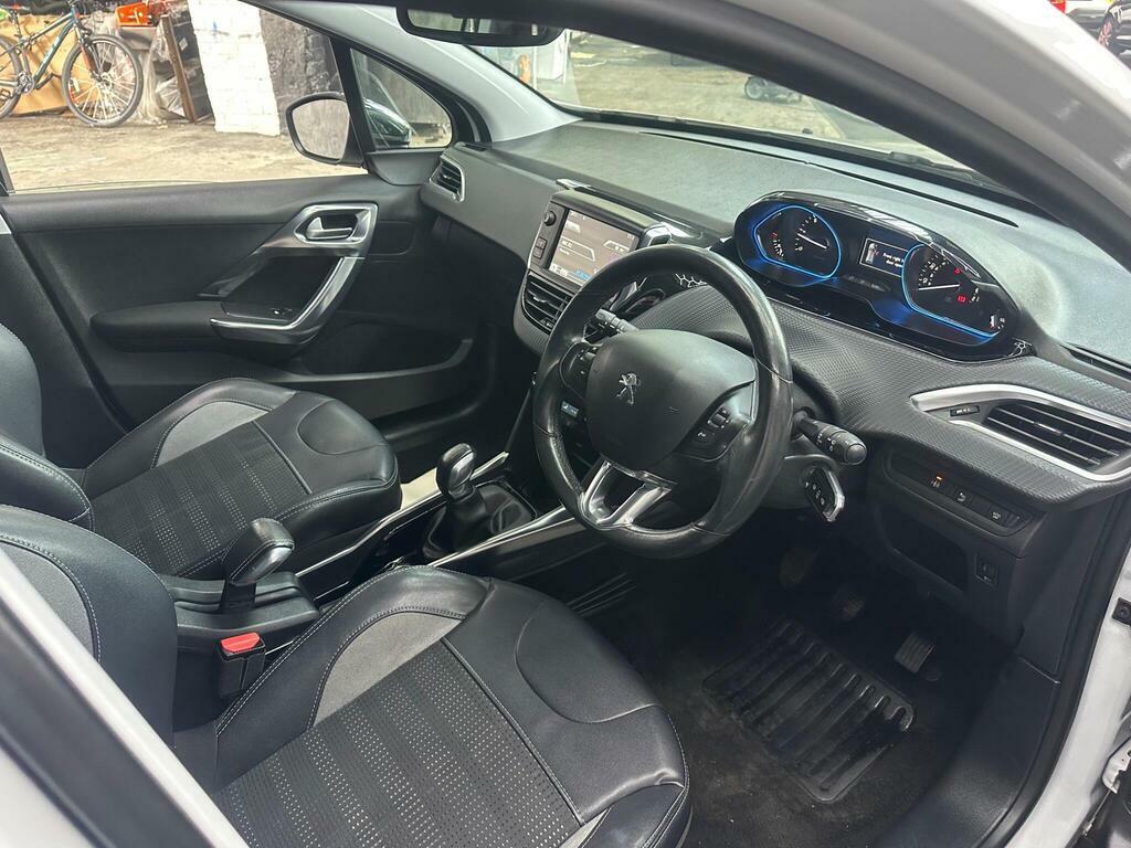 Peugeot 2008 2008 Allure E-hdi White #21