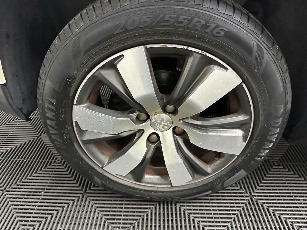 Peugeot 2008 1.4 Hdi Active Red #19