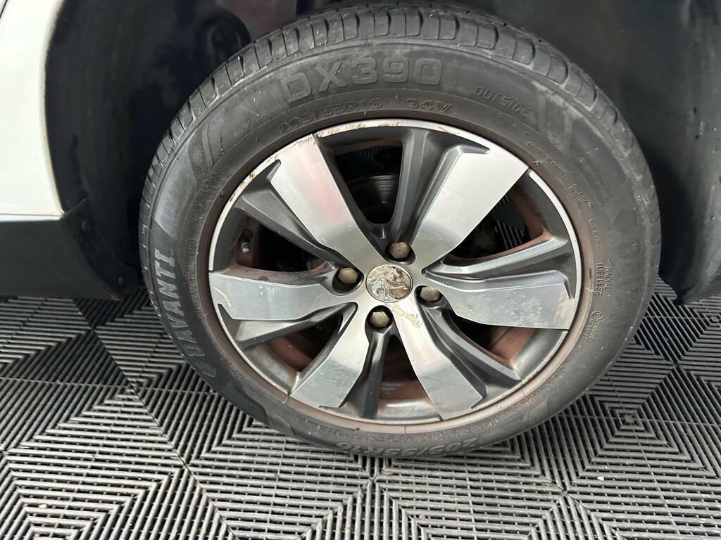 Peugeot 2008 1.4 Hdi Active Red #18