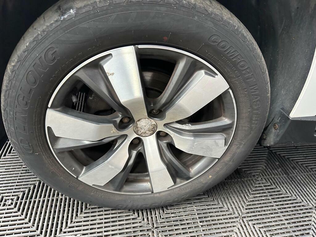 Peugeot 2008 1.4 Hdi Active Red #17