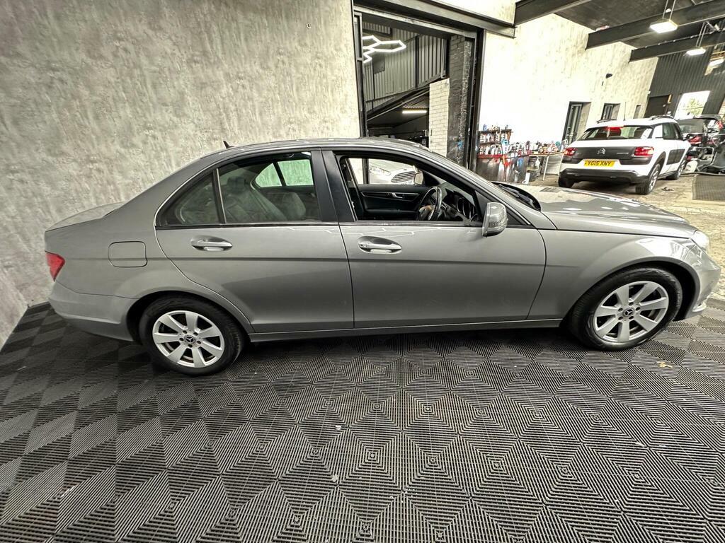 Mercedes-Benz C Class C220, 2.1 Turbo 168 Bhp, Blue Efficiency, Black #7