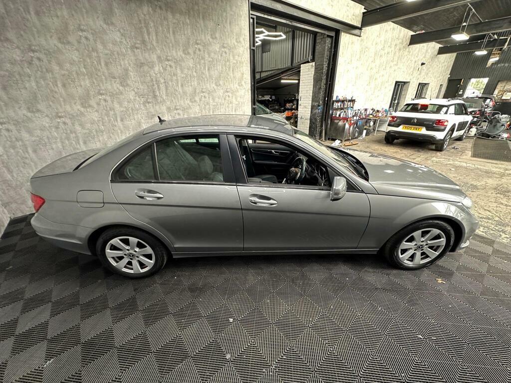 Mercedes-Benz C Class C220, 2.1 Turbo 168 Bhp, Blue Efficiency, Black #8