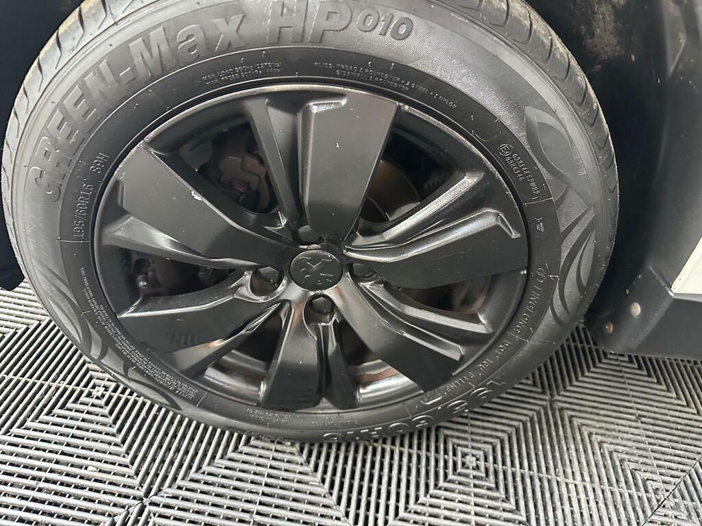 Peugeot 2008 Suv Black #17
