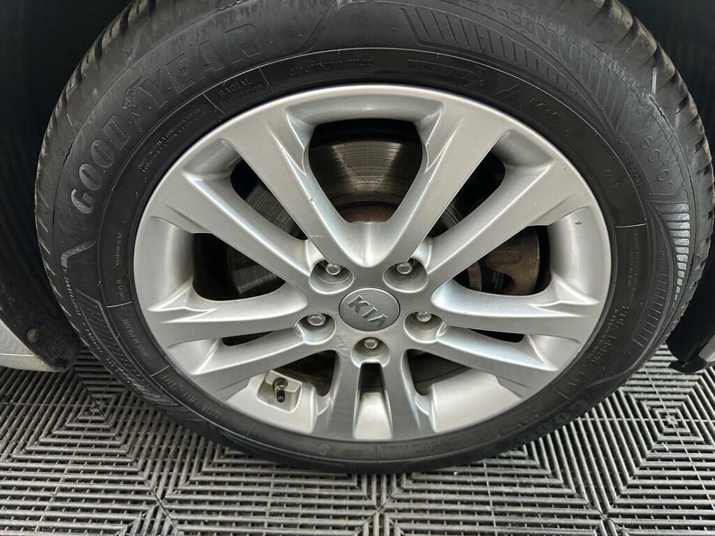 Kia Ceed 1.6000000000000001L 134 Bhp Silver #21