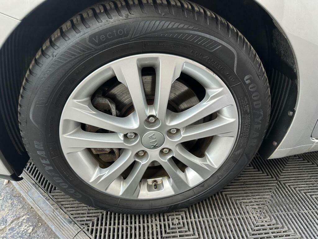 Kia Ceed 1.6000000000000001L 134 Bhp Silver #18