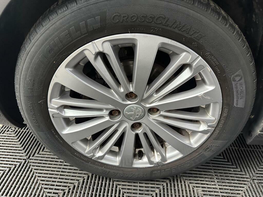 Peugeot 208 1.2 Puretech Tech Edition Euro 6 Ss Grey #17