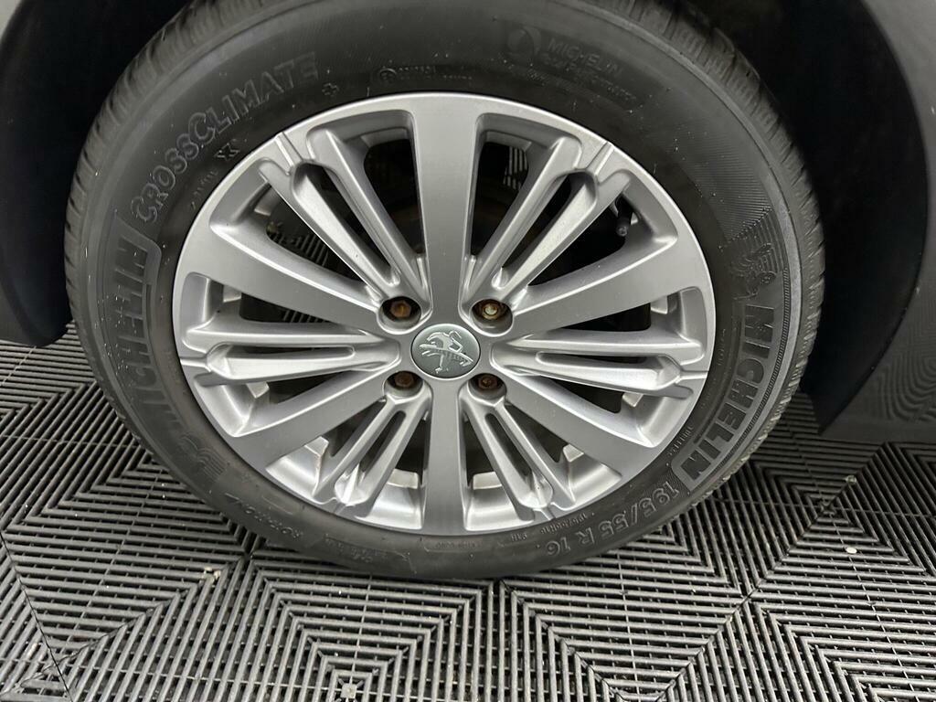 Peugeot 208 1.2 Puretech Tech Edition Euro 6 Ss Grey #19