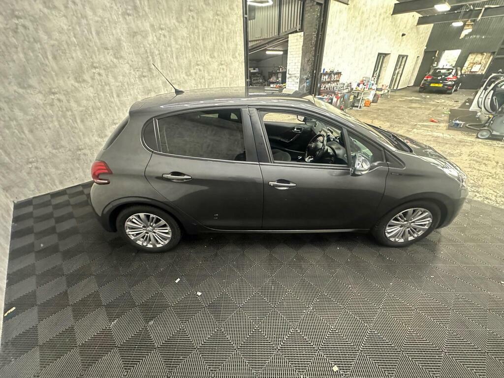 Peugeot 208 1.2 Puretech Tech Edition Euro 6 Ss Grey #8