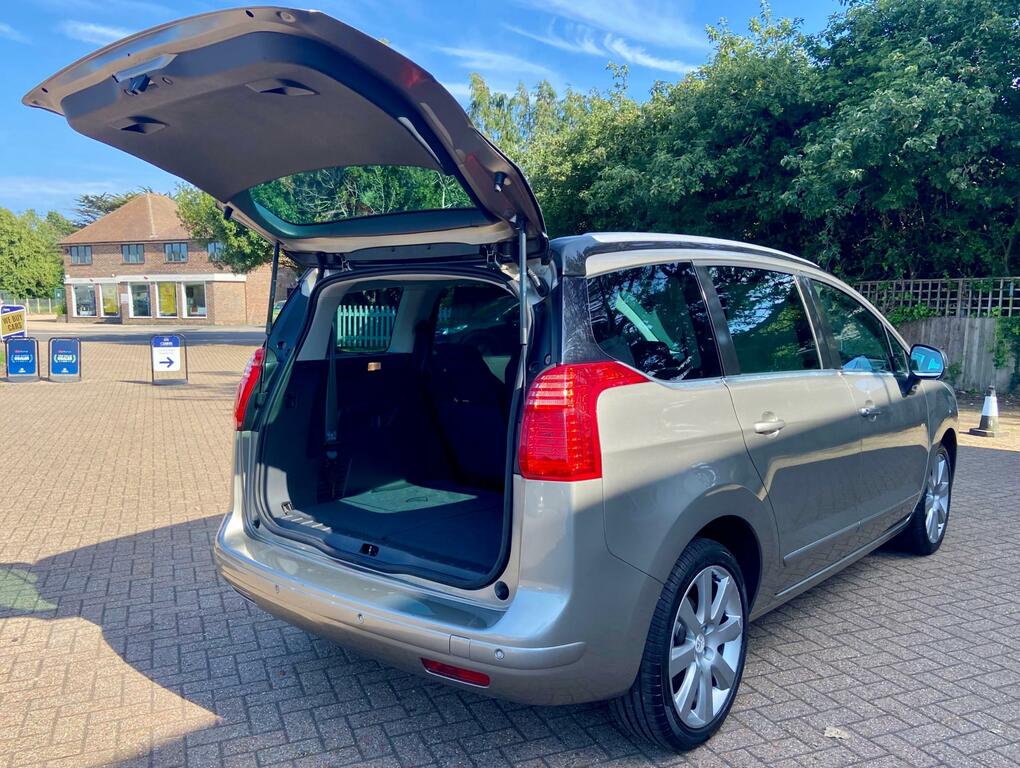 Peugeot 5008 Mpv Grey #9