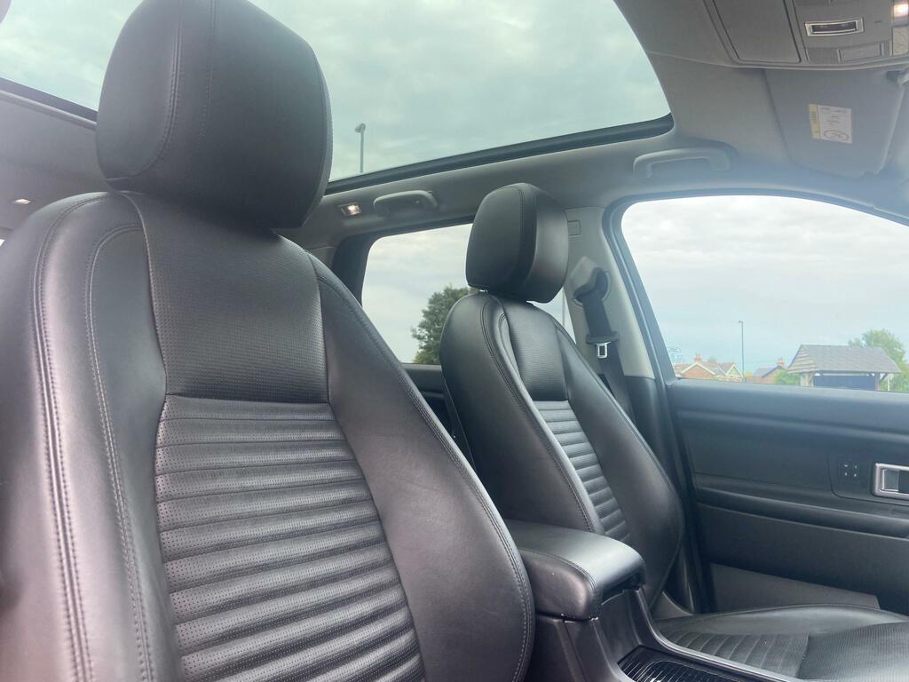 Land Rover Discovery Sport 2L Se Tech White #16