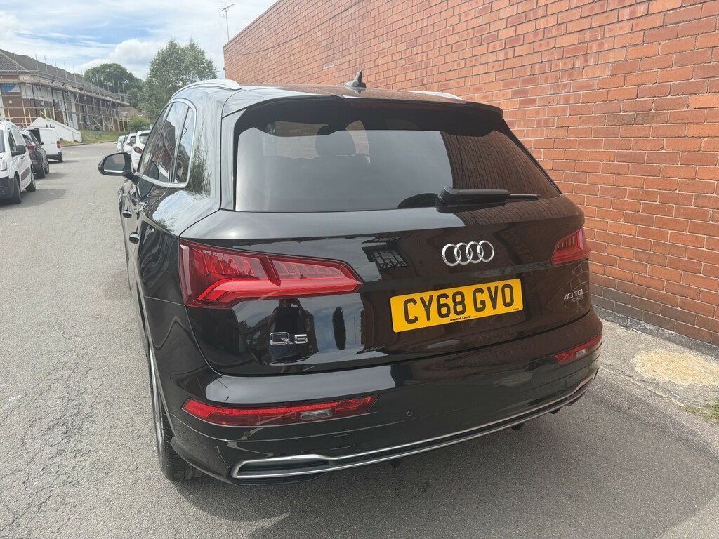 Audi Q5 2.0 Tdi 40 S Line Black #6