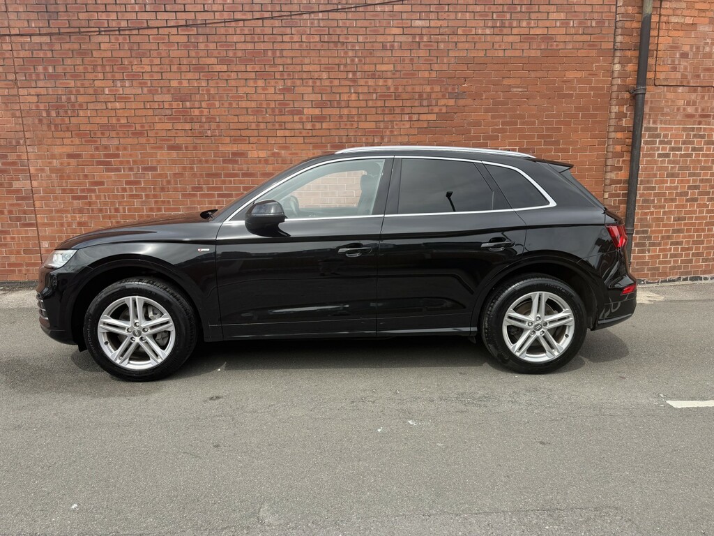 Audi Q5 2.0 Tdi 40 S Line Black #5