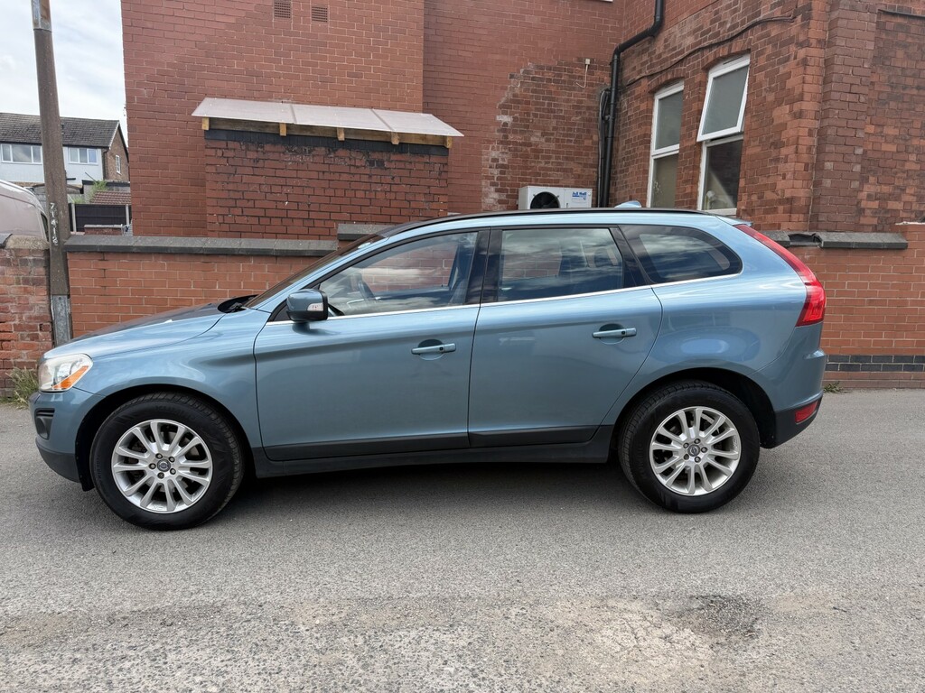 Volvo XC60 2.4 D5 Se Blue #5